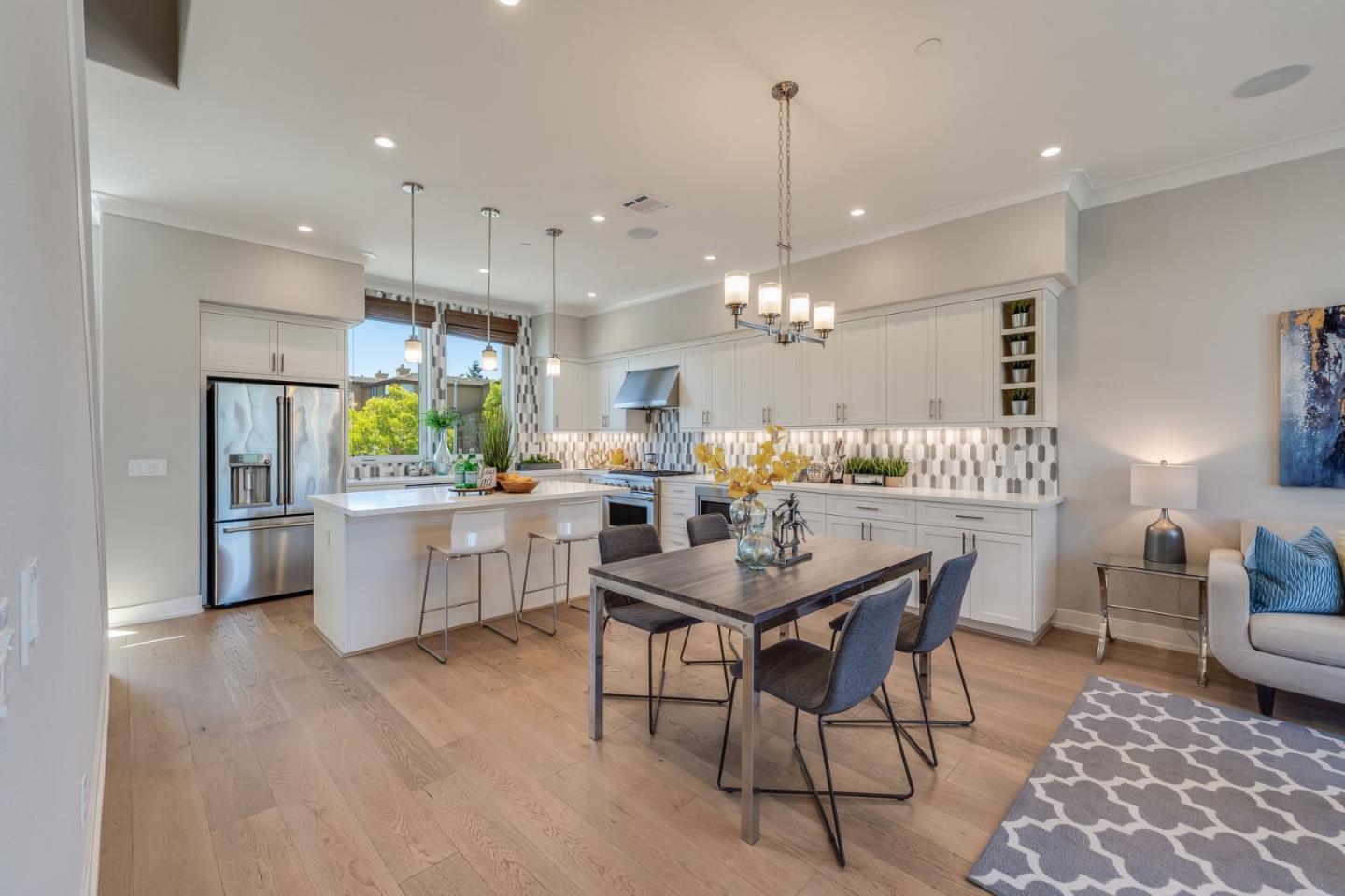 Detail Gallery Image 12 of 30 For 657 E Evelyn Ave, Sunnyvale,  CA 94086 - 3 Beds | 3/1 Baths
