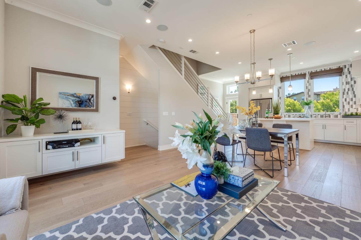 Detail Gallery Image 15 of 30 For 657 E Evelyn Ave, Sunnyvale,  CA 94086 - 3 Beds | 3/1 Baths