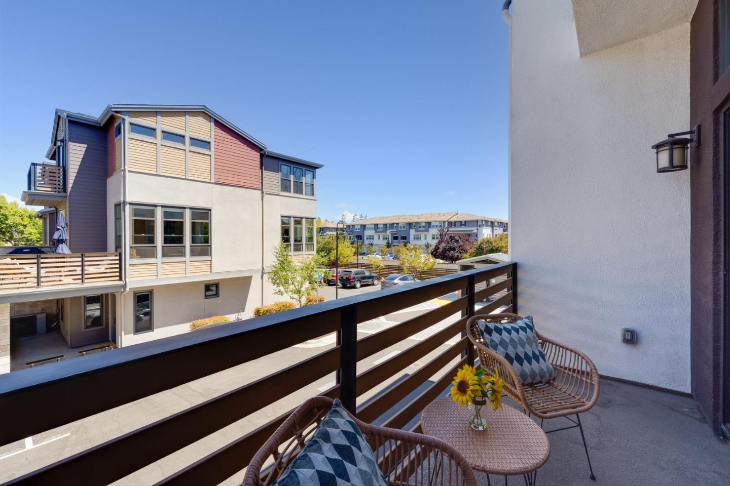 Detail Gallery Image 25 of 30 For 657 E Evelyn Ave, Sunnyvale,  CA 94086 - 3 Beds | 3/1 Baths