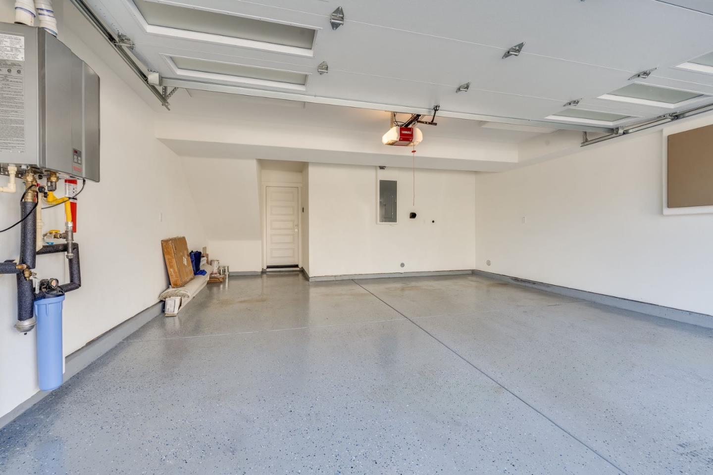 Detail Gallery Image 28 of 30 For 657 E Evelyn Ave, Sunnyvale,  CA 94086 - 3 Beds | 3/1 Baths