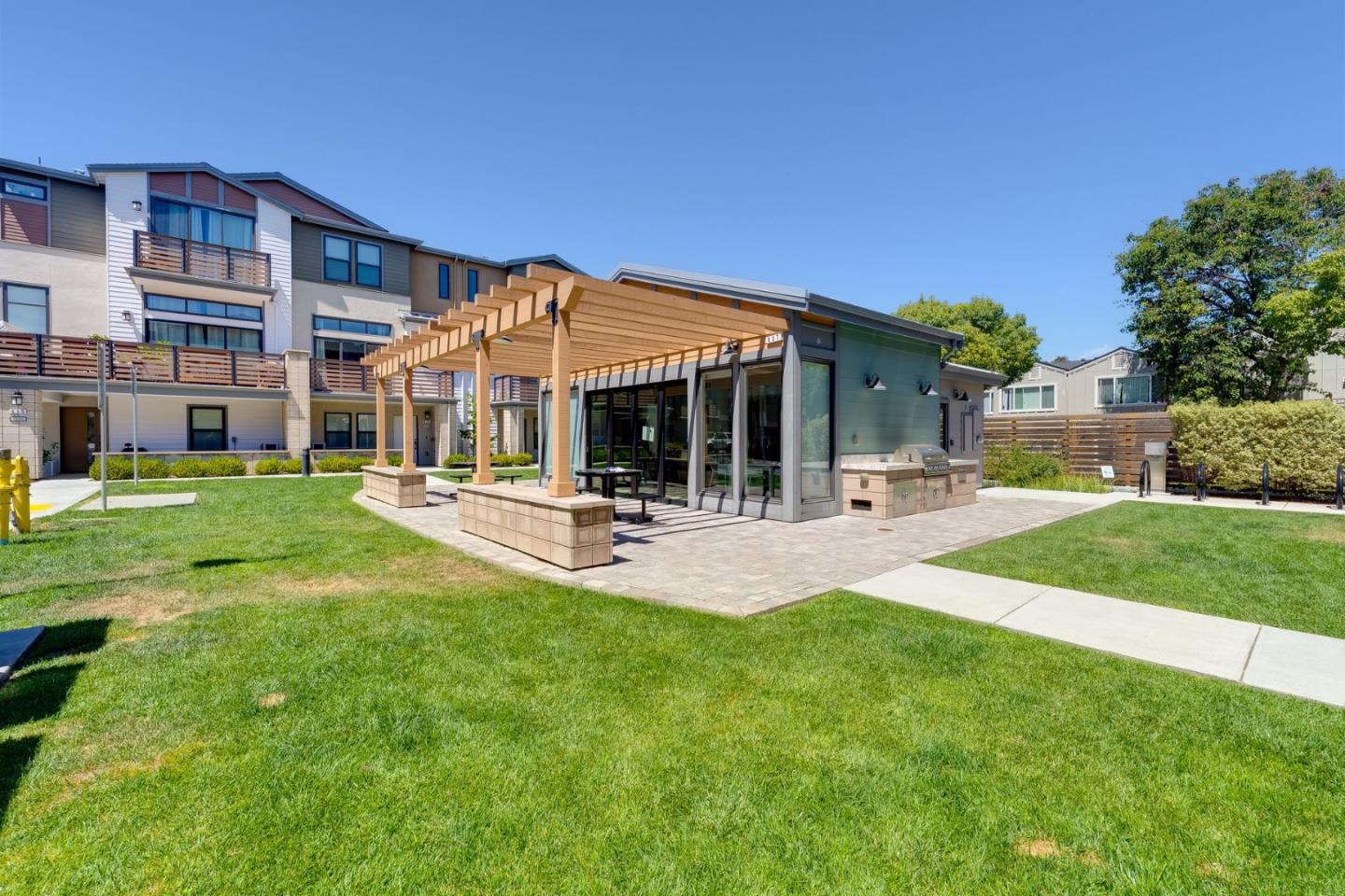 Detail Gallery Image 30 of 30 For 657 E Evelyn Ave, Sunnyvale,  CA 94086 - 3 Beds | 3/1 Baths