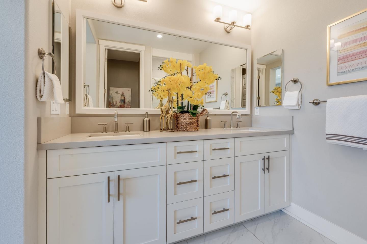 Detail Gallery Image 8 of 30 For 657 E Evelyn Ave, Sunnyvale,  CA 94086 - 3 Beds | 3/1 Baths