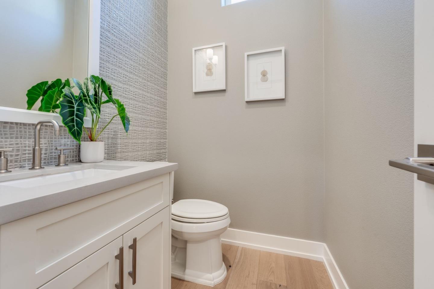 Detail Gallery Image 9 of 30 For 657 E Evelyn Ave, Sunnyvale,  CA 94086 - 3 Beds | 3/1 Baths