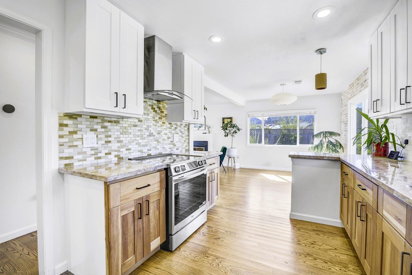 Detail Gallery Image 13 of 47 For 1043 Aragon Ct, Pacifica,  CA 94044 - 3 Beds | 2 Baths