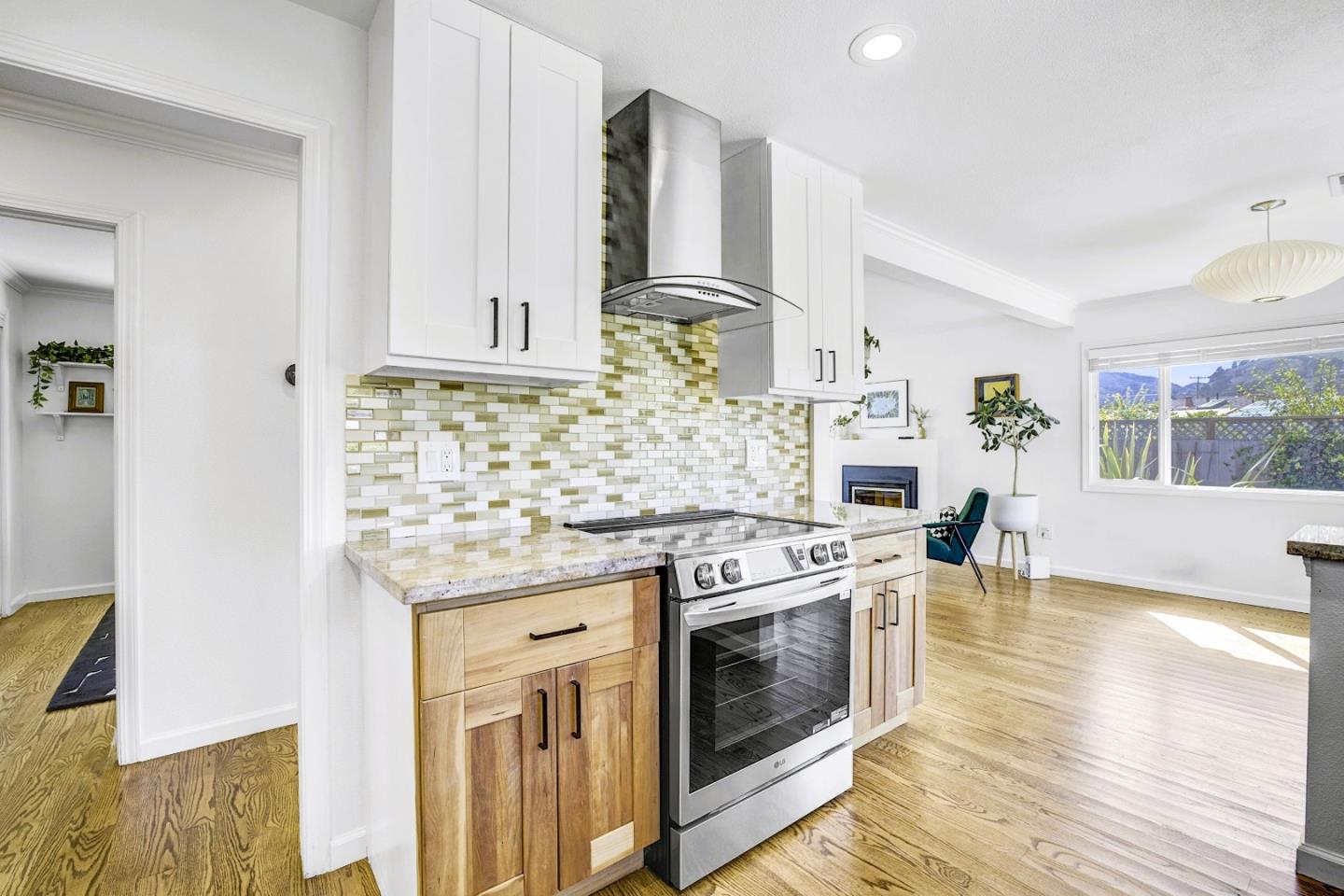 Detail Gallery Image 17 of 47 For 1043 Aragon Ct, Pacifica,  CA 94044 - 3 Beds | 2 Baths