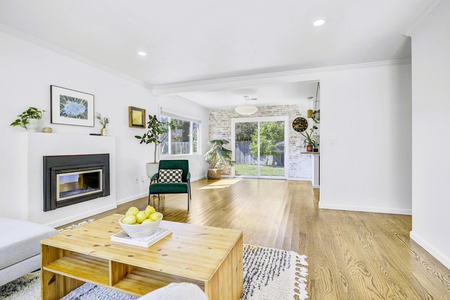 Detail Gallery Image 3 of 47 For 1043 Aragon Ct, Pacifica,  CA 94044 - 3 Beds | 2 Baths