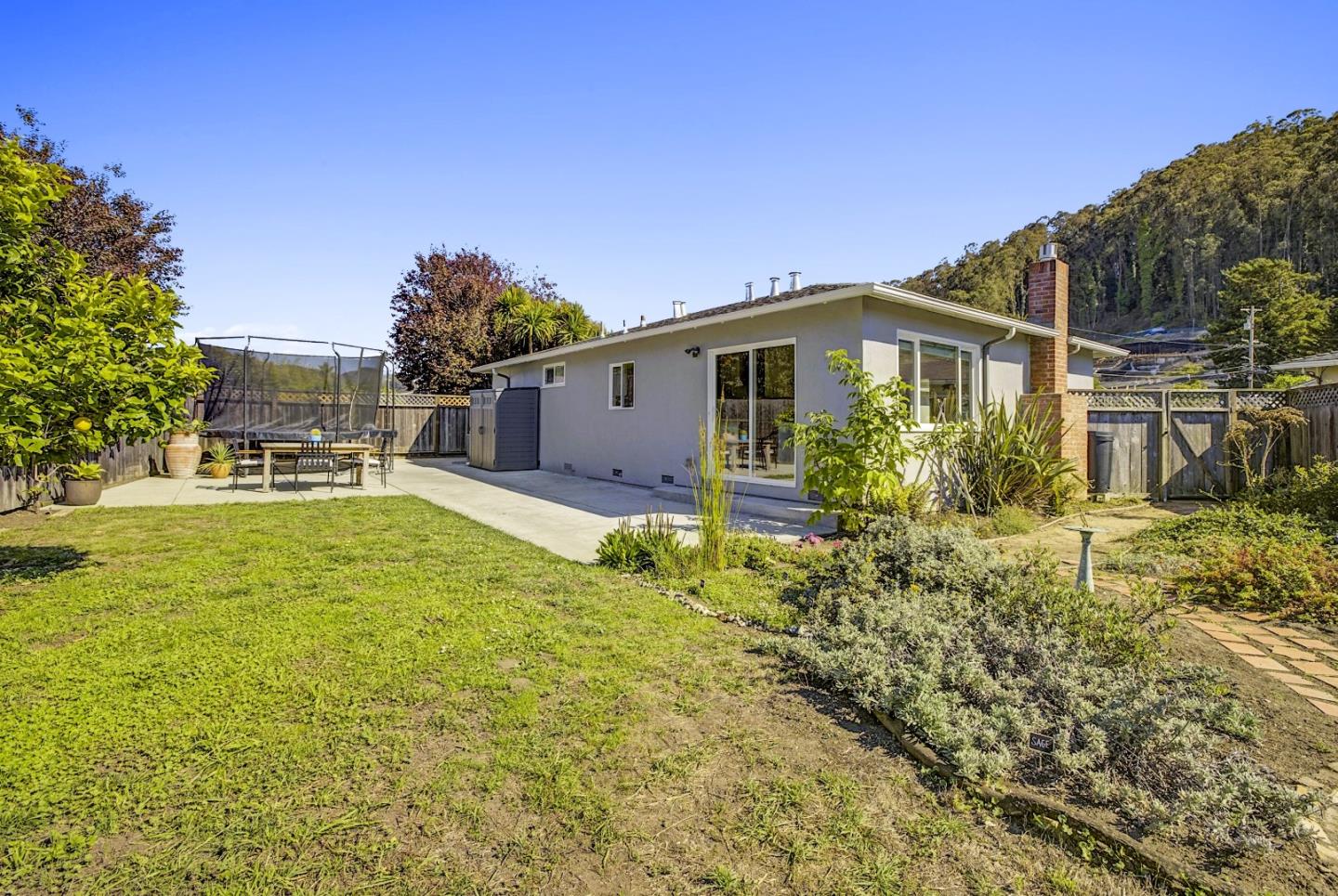 Detail Gallery Image 34 of 47 For 1043 Aragon Ct, Pacifica,  CA 94044 - 3 Beds | 2 Baths