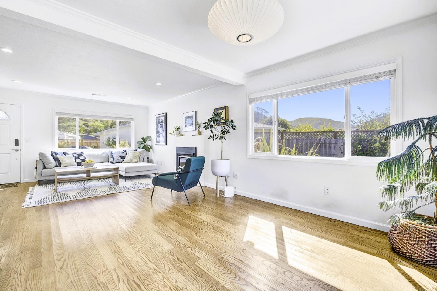 Detail Gallery Image 8 of 47 For 1043 Aragon Ct, Pacifica,  CA 94044 - 3 Beds | 2 Baths