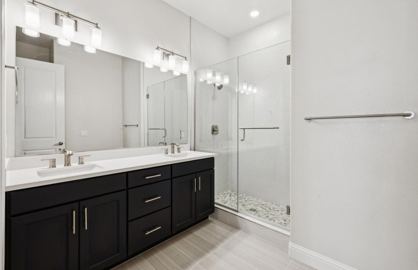 Detail Gallery Image 17 of 39 For 2425 Willow Way, San Mateo,  CA 94403 - 3 Beds | 2 Baths