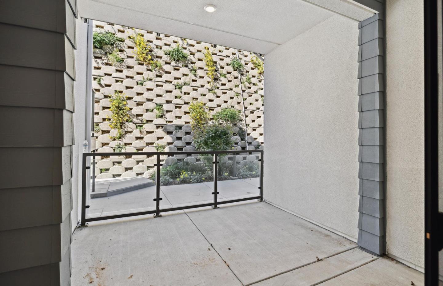 Detail Gallery Image 21 of 39 For 2425 Willow Way, San Mateo,  CA 94403 - 3 Beds | 2 Baths