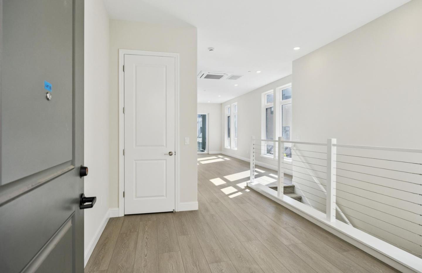 Detail Gallery Image 33 of 39 For 2425 Willow Way, San Mateo,  CA 94403 - 3 Beds | 2 Baths