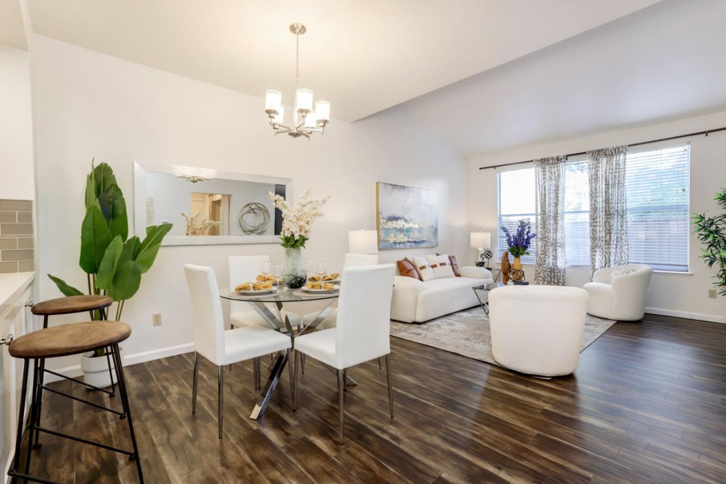 Detail Gallery Image 10 of 38 For 441 Saint Julien Way, Mountain View,  CA 94043 - 2 Beds | 2/1 Baths