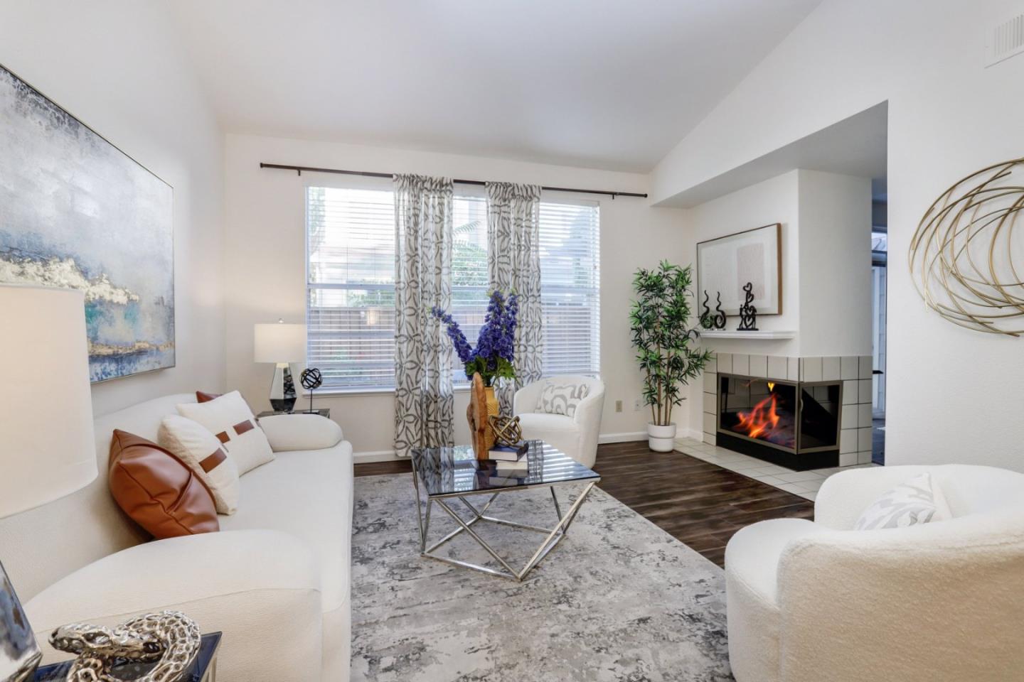 Detail Gallery Image 2 of 38 For 441 Saint Julien Way, Mountain View,  CA 94043 - 2 Beds | 2/1 Baths