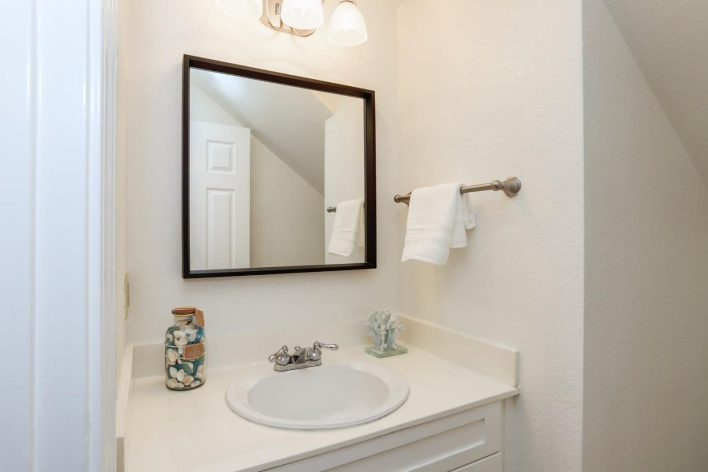 Detail Gallery Image 21 of 38 For 441 Saint Julien Way, Mountain View,  CA 94043 - 2 Beds | 2/1 Baths