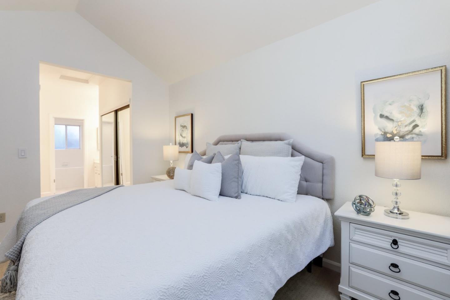 Detail Gallery Image 31 of 38 For 441 Saint Julien Way, Mountain View,  CA 94043 - 2 Beds | 2/1 Baths