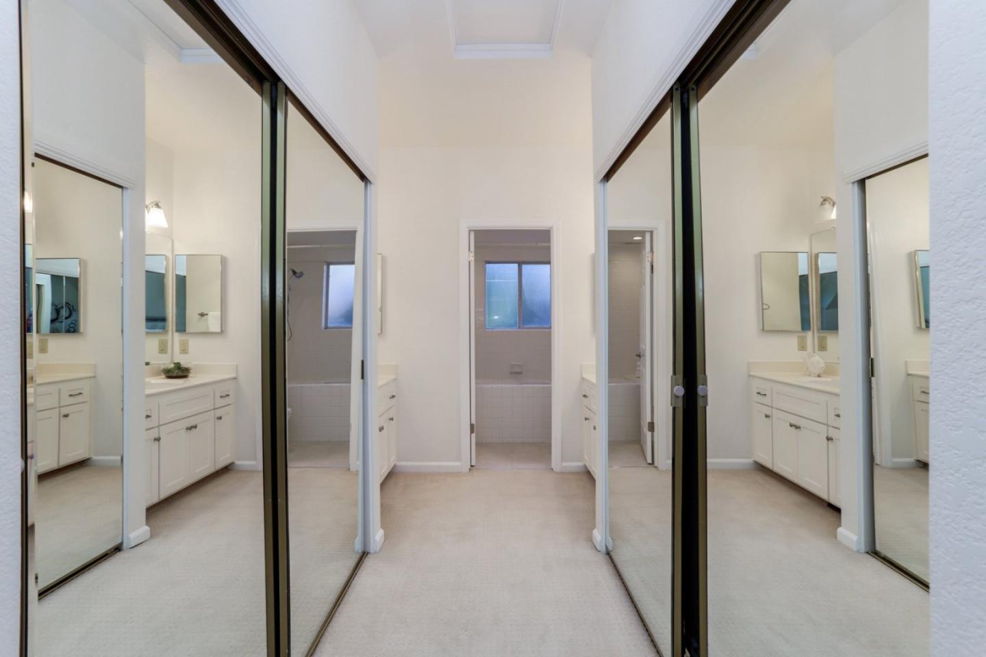 Detail Gallery Image 32 of 38 For 441 Saint Julien Way, Mountain View,  CA 94043 - 2 Beds | 2/1 Baths