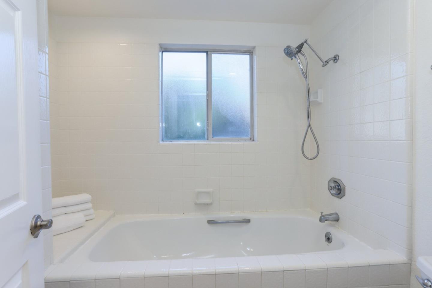 Detail Gallery Image 35 of 38 For 441 Saint Julien Way, Mountain View,  CA 94043 - 2 Beds | 2/1 Baths