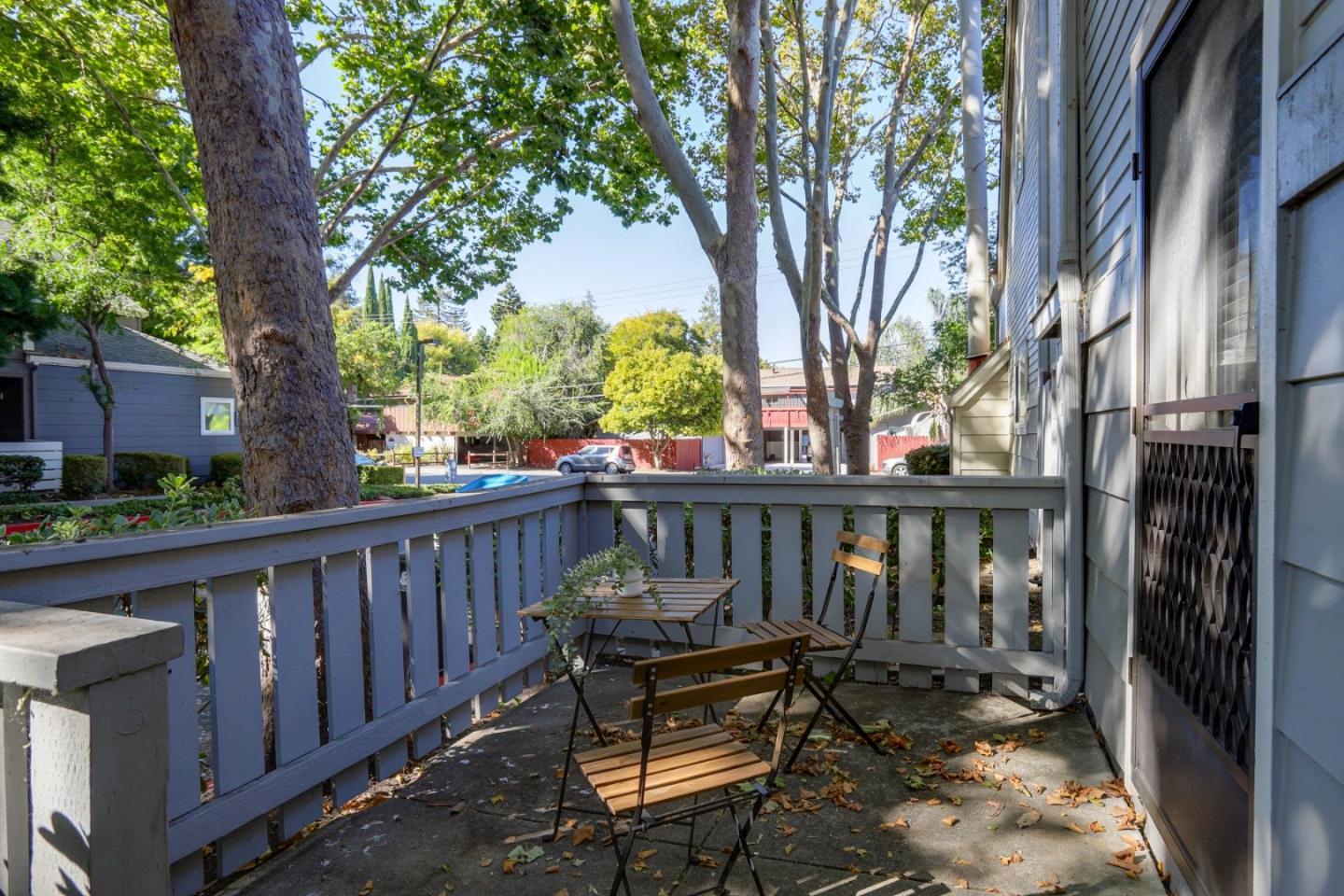 Detail Gallery Image 7 of 38 For 441 Saint Julien Way, Mountain View,  CA 94043 - 2 Beds | 2/1 Baths