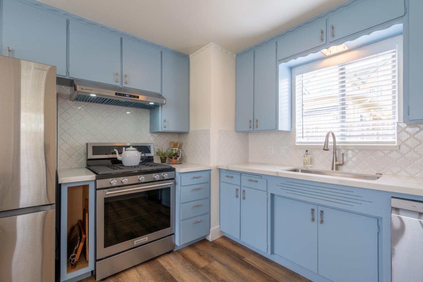 Detail Gallery Image 14 of 25 For 406 10th St, Pacific Grove,  CA 93950 - 2 Beds | 2 Baths