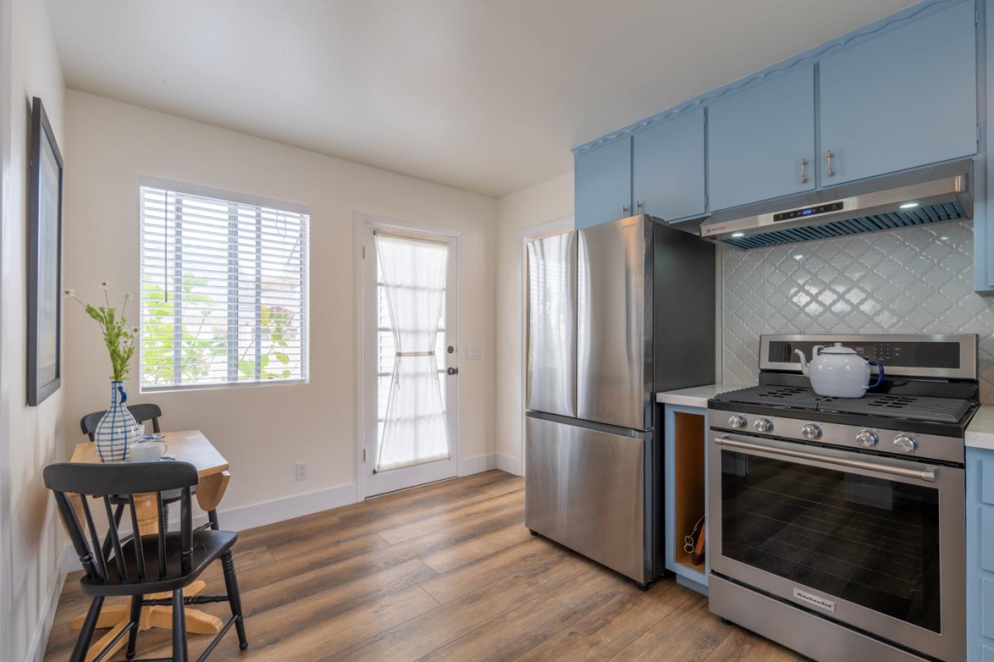 Detail Gallery Image 15 of 25 For 406 10th St, Pacific Grove,  CA 93950 - 2 Beds | 2 Baths