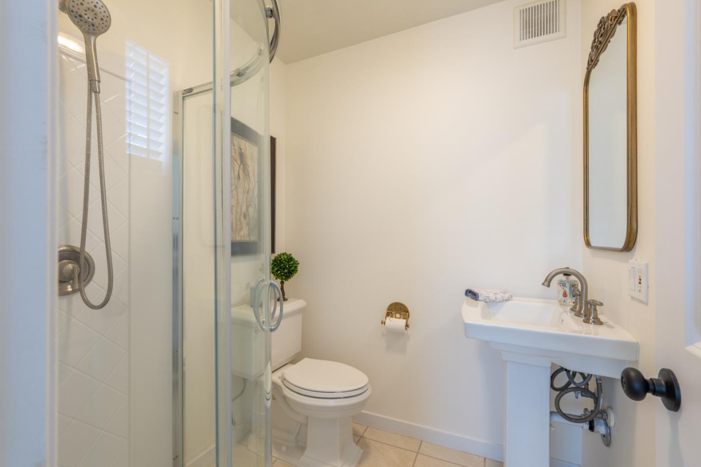 Detail Gallery Image 23 of 25 For 406 10th St, Pacific Grove,  CA 93950 - 2 Beds | 2 Baths