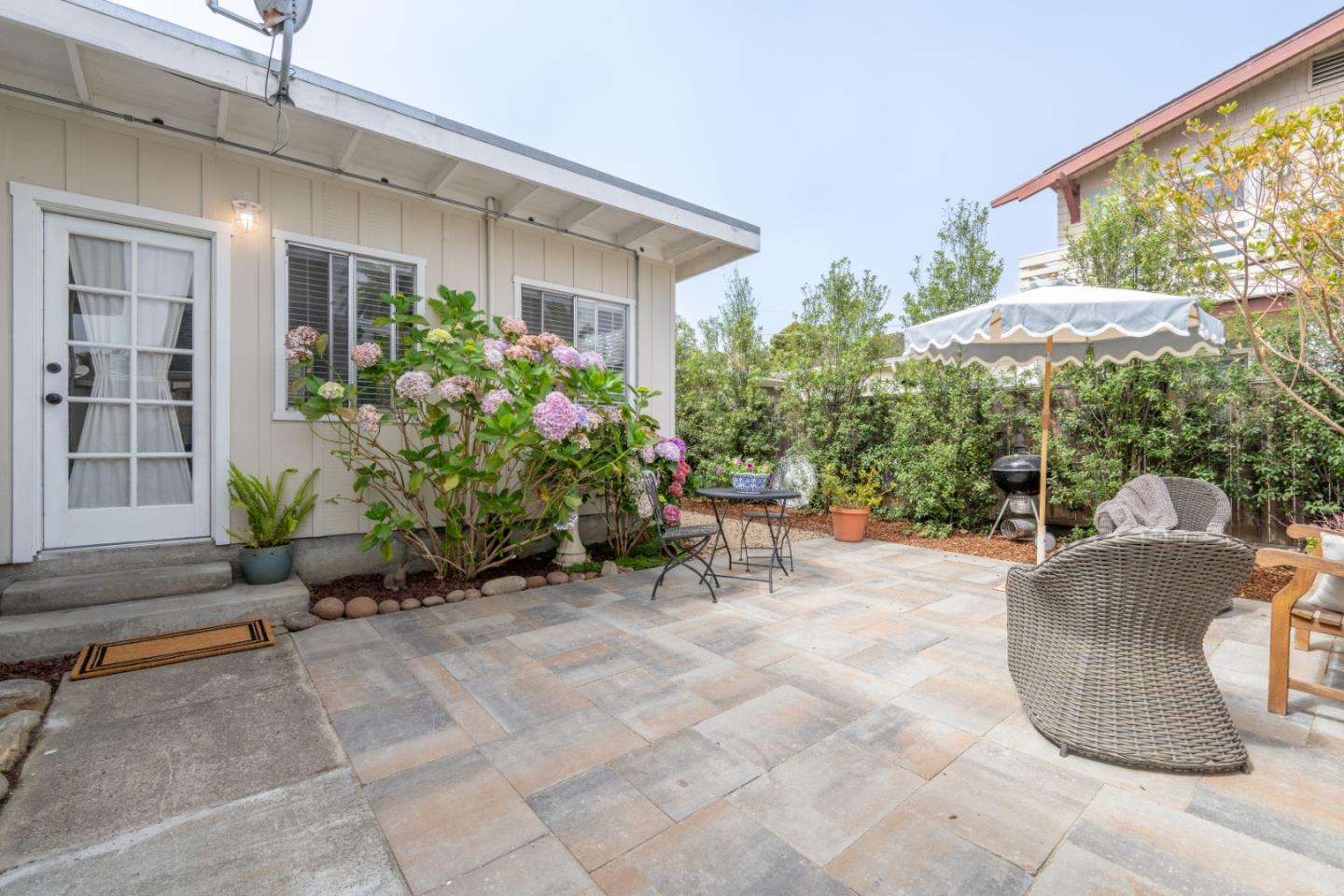 Detail Gallery Image 24 of 25 For 406 10th St, Pacific Grove,  CA 93950 - 2 Beds | 2 Baths