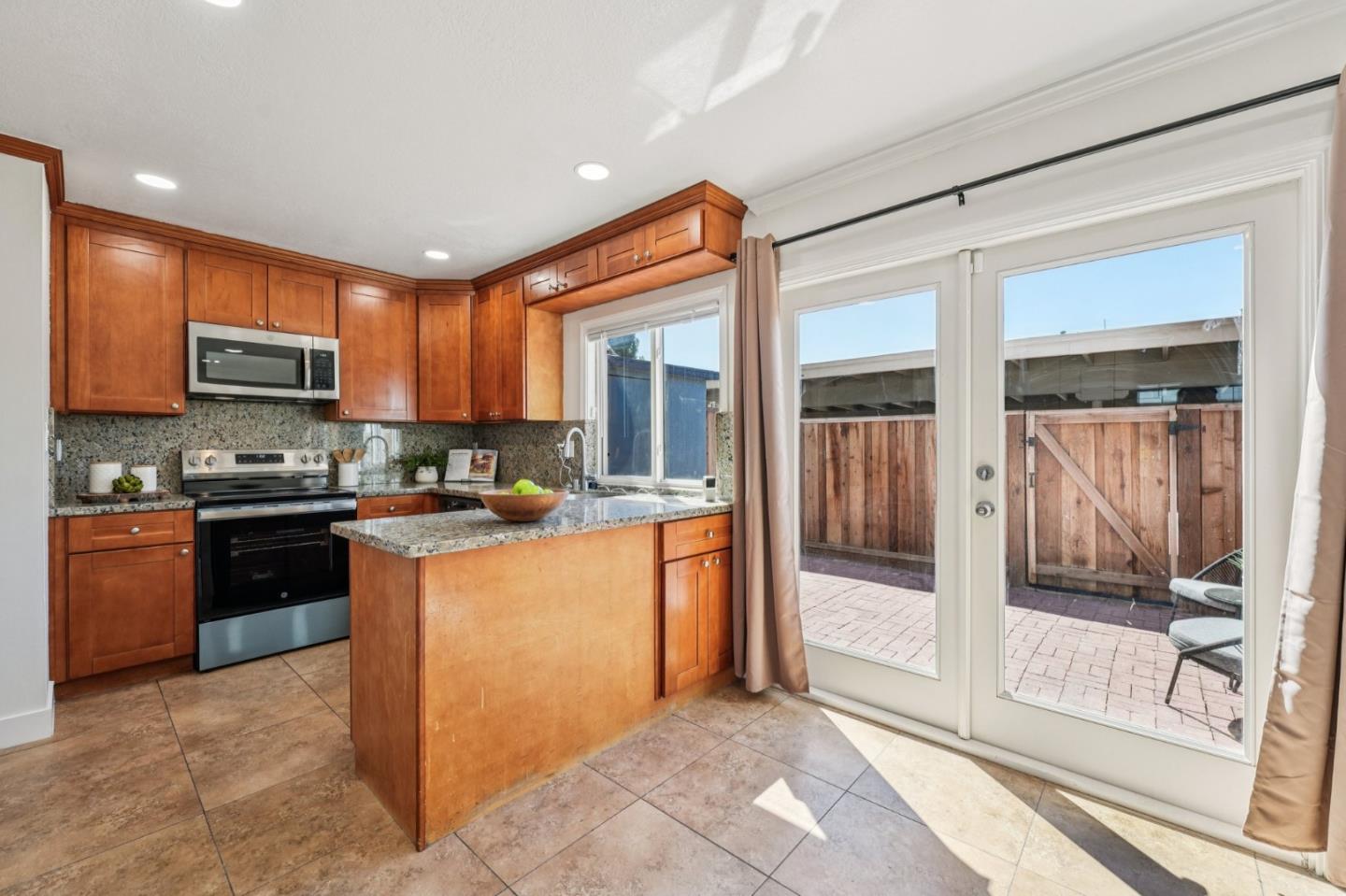 Detail Gallery Image 12 of 30 For 405 Don Carlos Ct, San Jose,  CA 95123 - 3 Beds | 1/1 Baths
