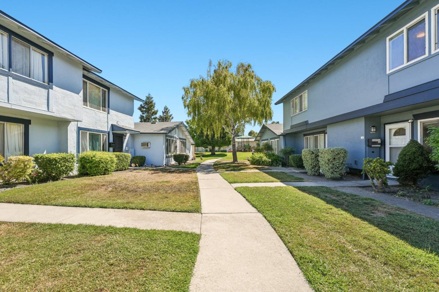 Detail Gallery Image 2 of 30 For 405 Don Carlos Ct, San Jose,  CA 95123 - 3 Beds | 1/1 Baths
