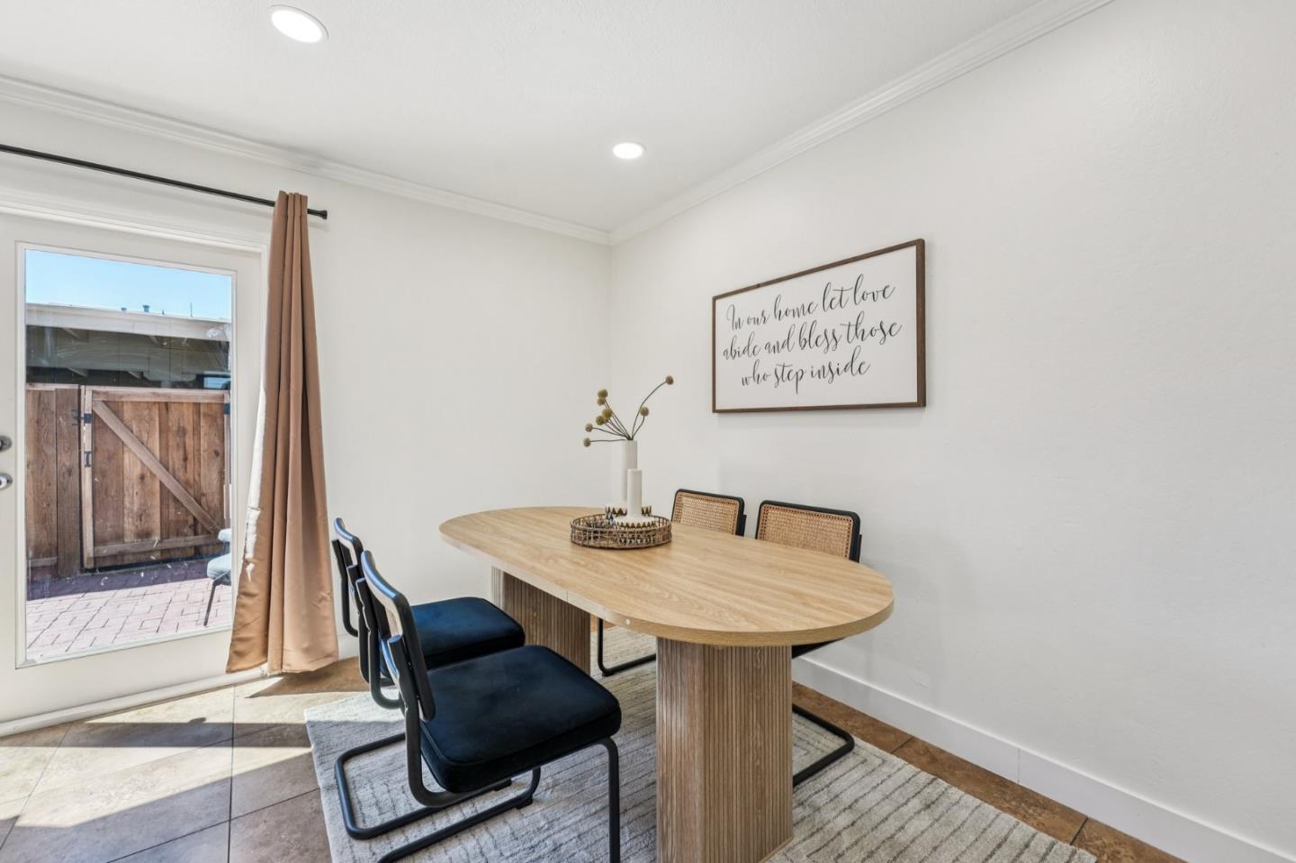 Detail Gallery Image 8 of 30 For 405 Don Carlos Ct, San Jose,  CA 95123 - 3 Beds | 1/1 Baths