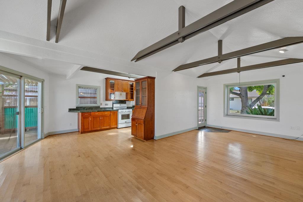 Detail Gallery Image 6 of 36 For 516 Gertrude Ave, Aptos,  CA 95003 - 3 Beds | 2 Baths