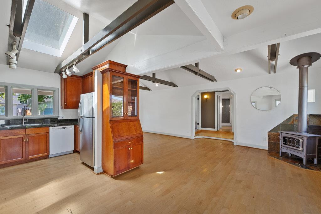 Detail Gallery Image 8 of 36 For 516 Gertrude Ave, Aptos,  CA 95003 - 3 Beds | 2 Baths