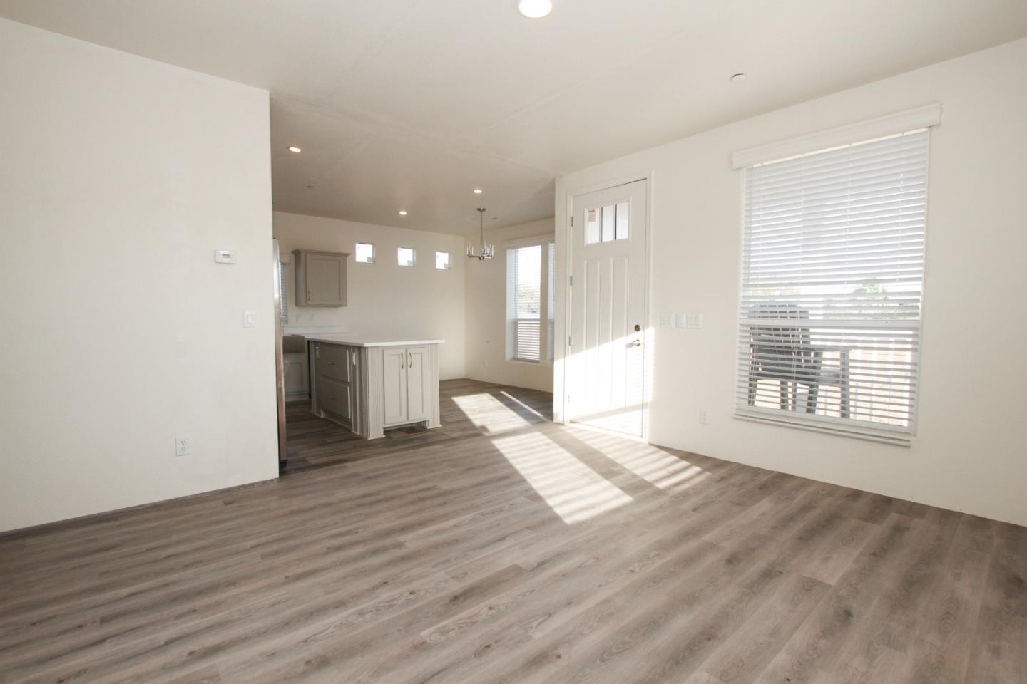 Detail Gallery Image 4 of 32 For 2055 Rucker Ave, Gilroy,  CA 95020 - – Beds | – Baths