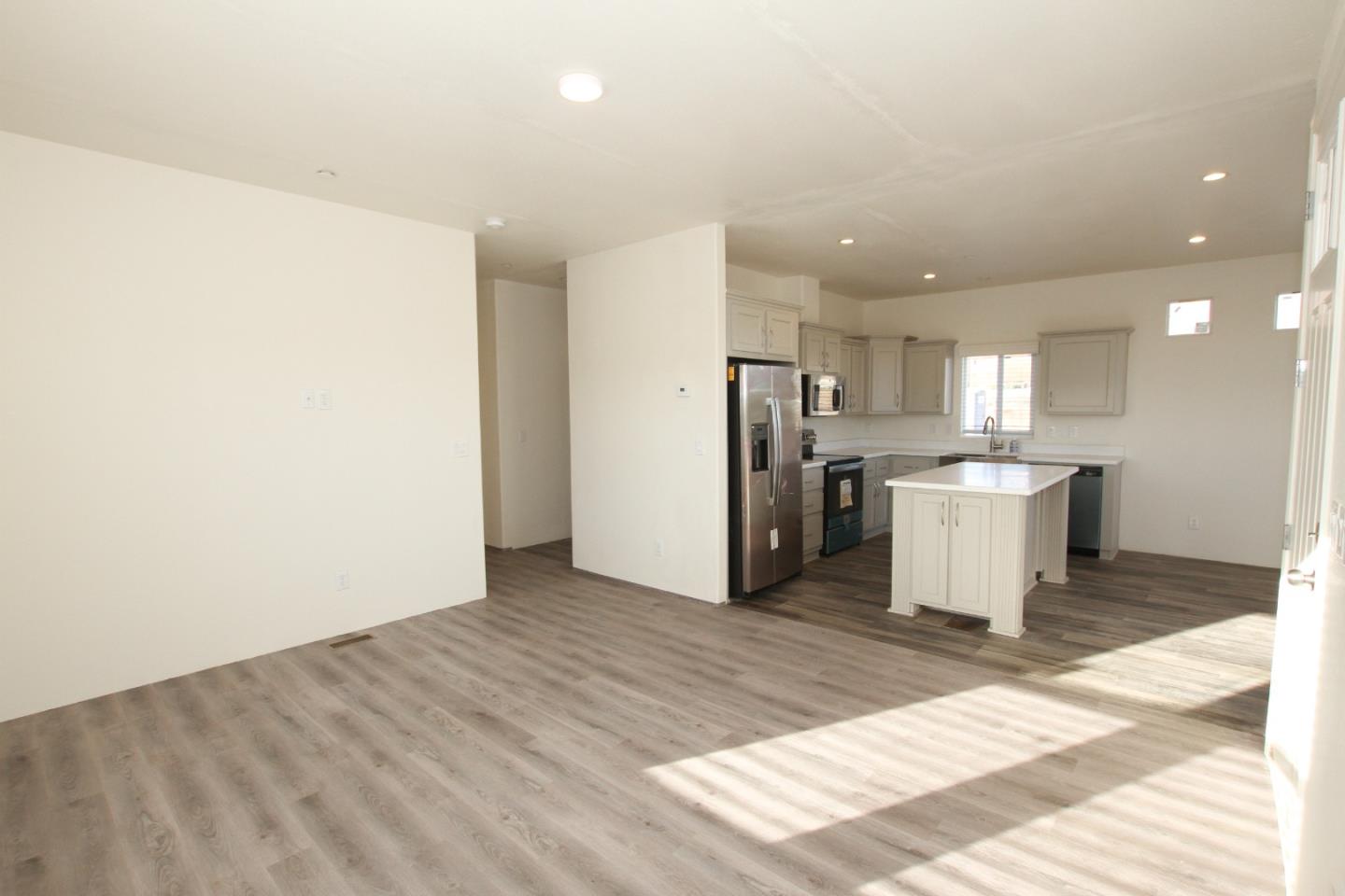 Detail Gallery Image 5 of 32 For 2055 Rucker Ave, Gilroy,  CA 95020 - – Beds | – Baths