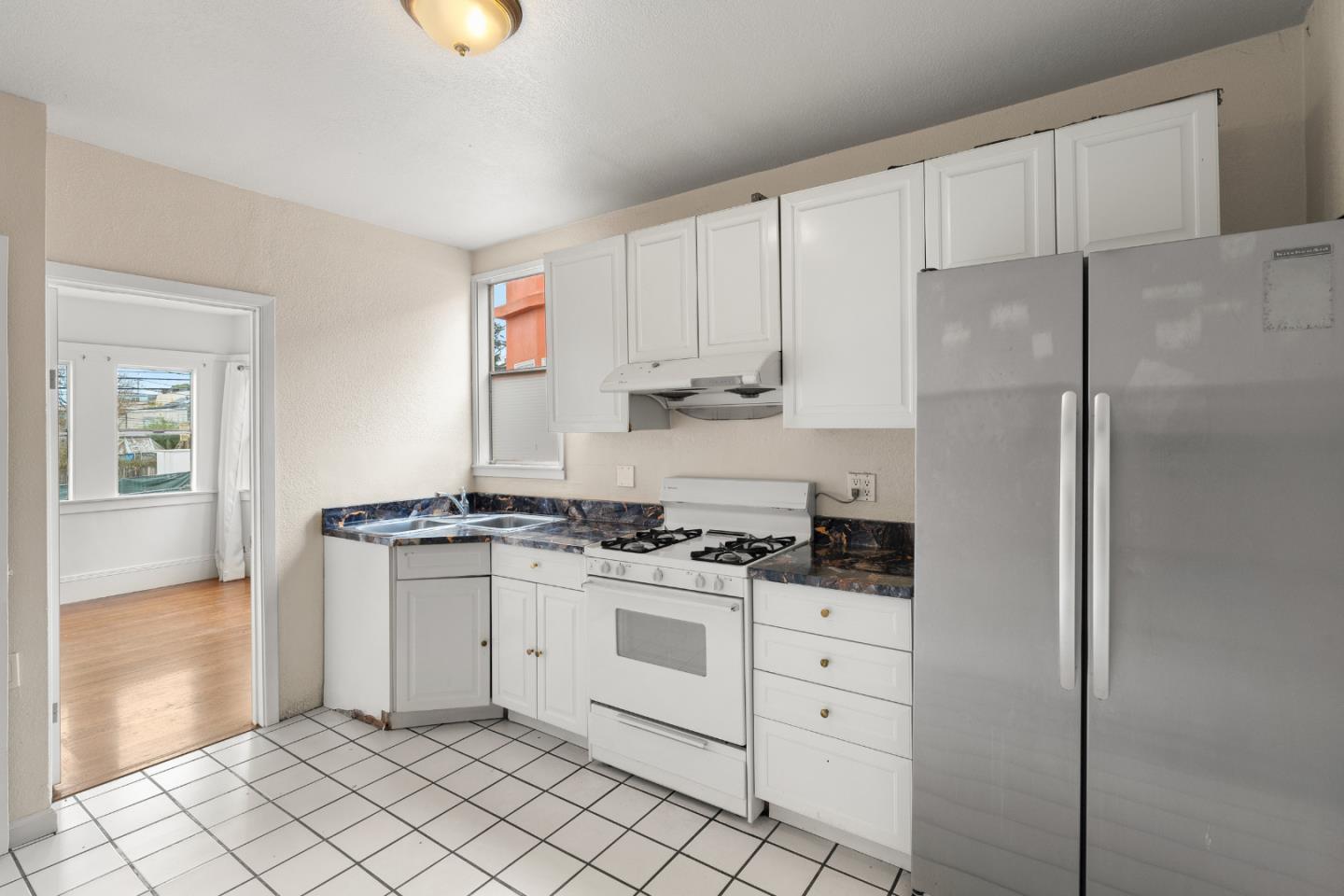 Detail Gallery Image 12 of 45 For 187 Lee Ave, San Francisco,  CA 94112 - – Beds | – Baths