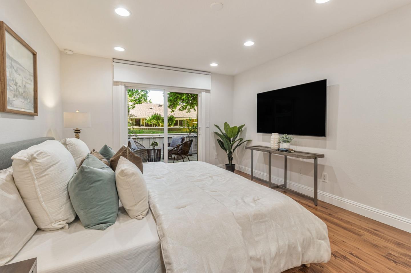 Detail Gallery Image 16 of 32 For 1108 Holly Oak Cir, San Jose,  CA 95120 - 2 Beds | 2 Baths