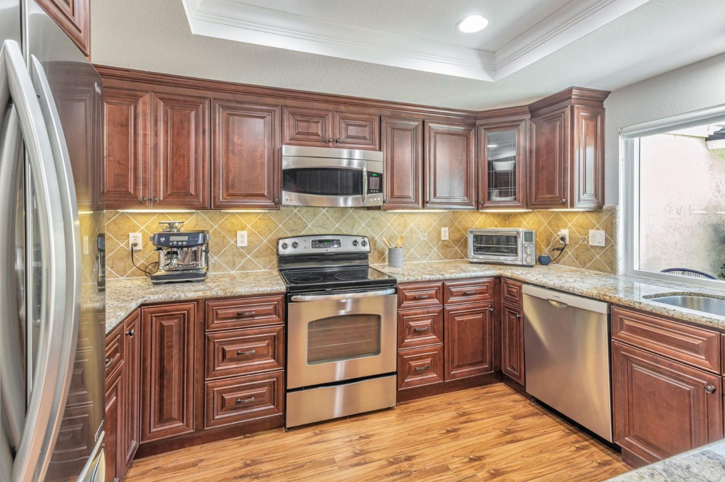 Detail Gallery Image 5 of 32 For 1108 Holly Oak Cir, San Jose,  CA 95120 - 2 Beds | 2 Baths