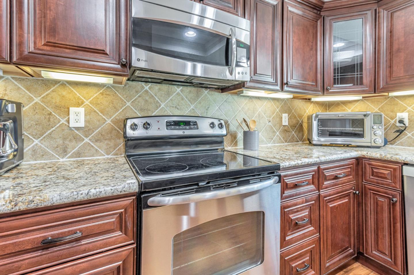 Detail Gallery Image 7 of 32 For 1108 Holly Oak Cir, San Jose,  CA 95120 - 2 Beds | 2 Baths