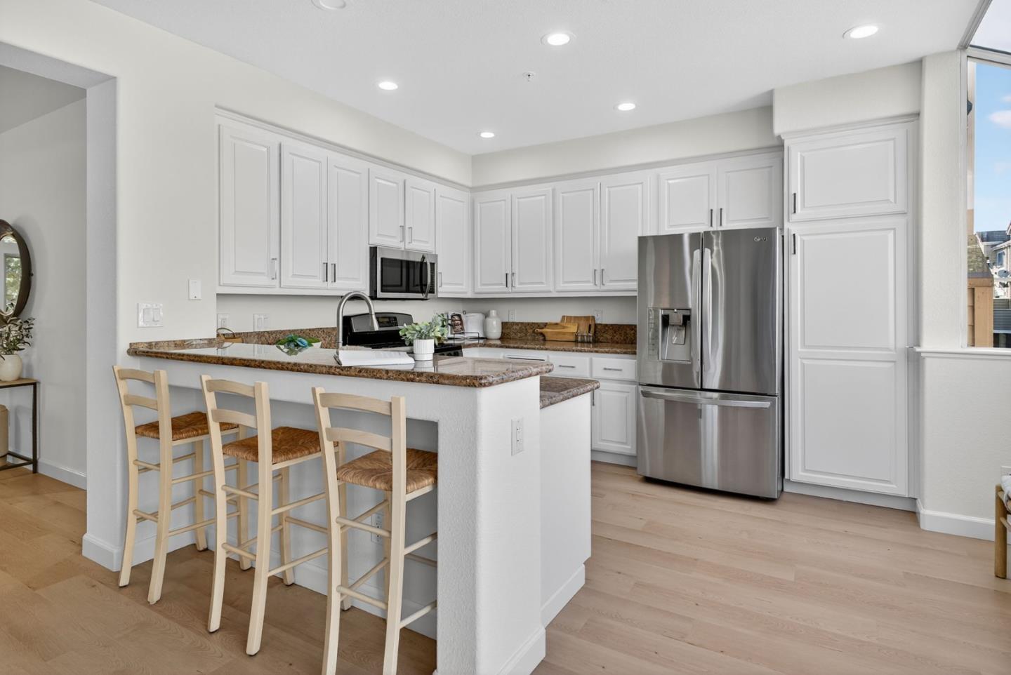 Detail Gallery Image 11 of 63 For 1168 La Rochelle Ter #B,  Sunnyvale,  CA 94089 - 3 Beds | 2/1 Baths