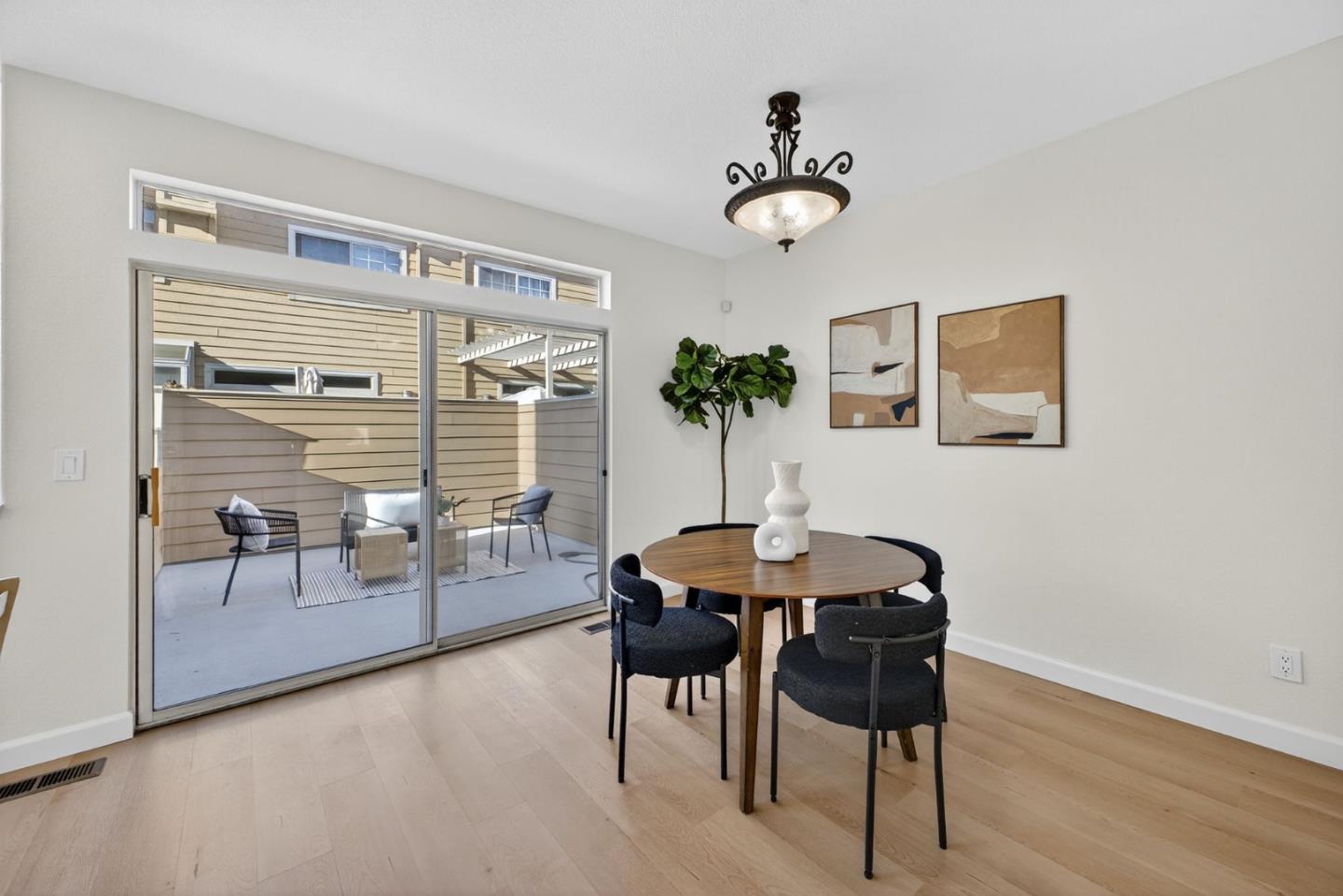 Detail Gallery Image 18 of 63 For 1168 La Rochelle Ter #B,  Sunnyvale,  CA 94089 - 3 Beds | 2/1 Baths