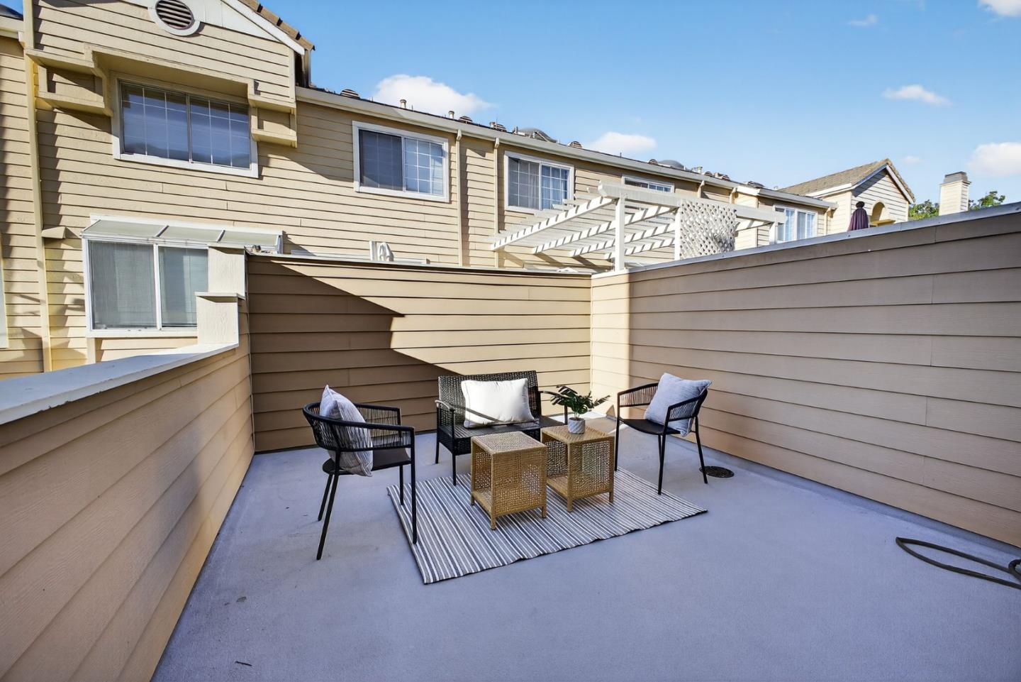 Detail Gallery Image 19 of 63 For 1168 La Rochelle Ter #B,  Sunnyvale,  CA 94089 - 3 Beds | 2/1 Baths