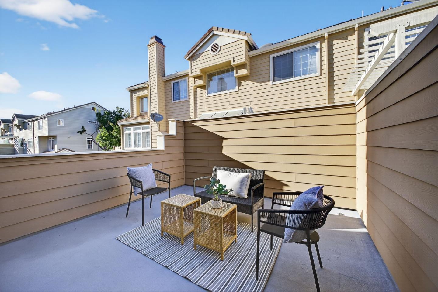 Detail Gallery Image 20 of 63 For 1168 La Rochelle Ter #B,  Sunnyvale,  CA 94089 - 3 Beds | 2/1 Baths