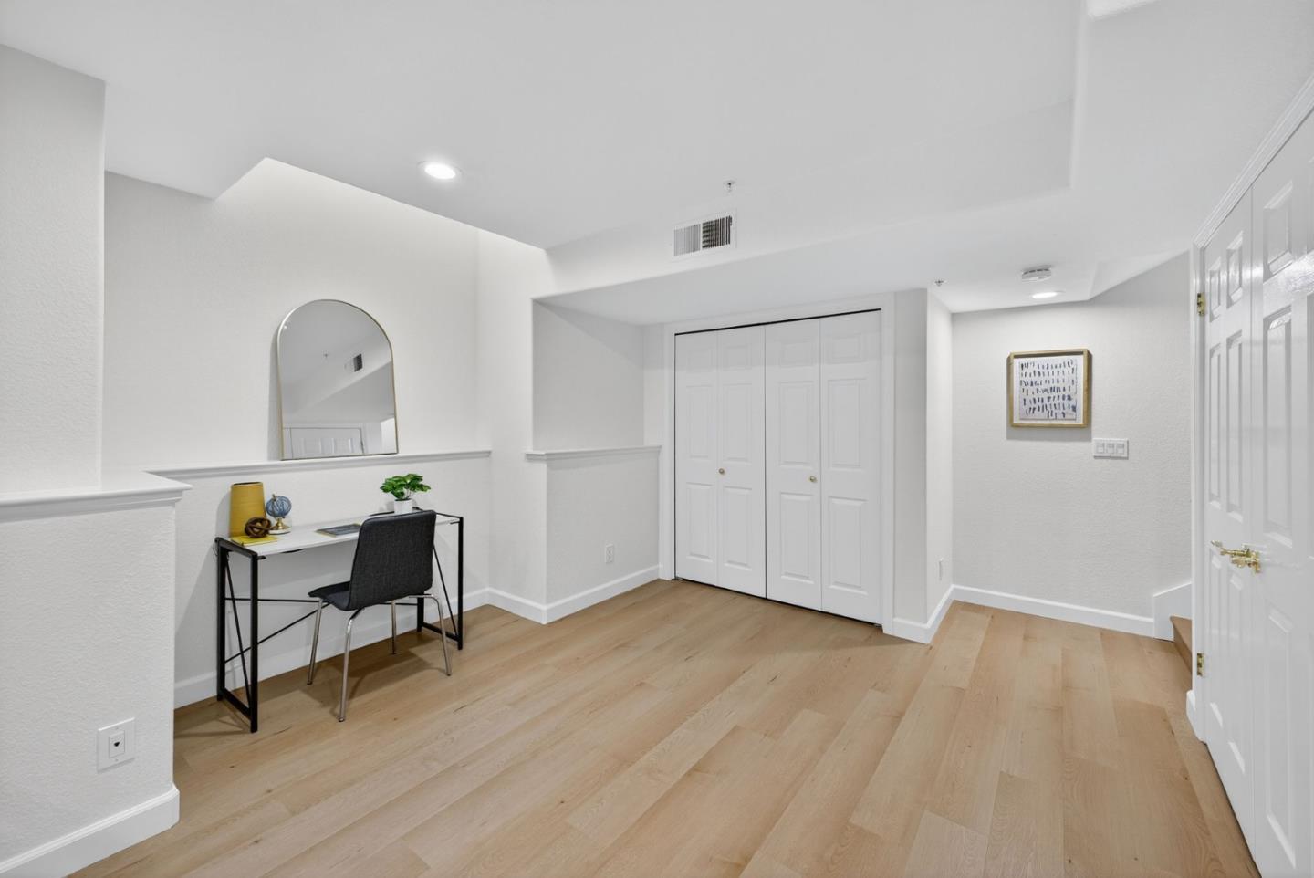 Detail Gallery Image 21 of 63 For 1168 La Rochelle Ter #B,  Sunnyvale,  CA 94089 - 3 Beds | 2/1 Baths