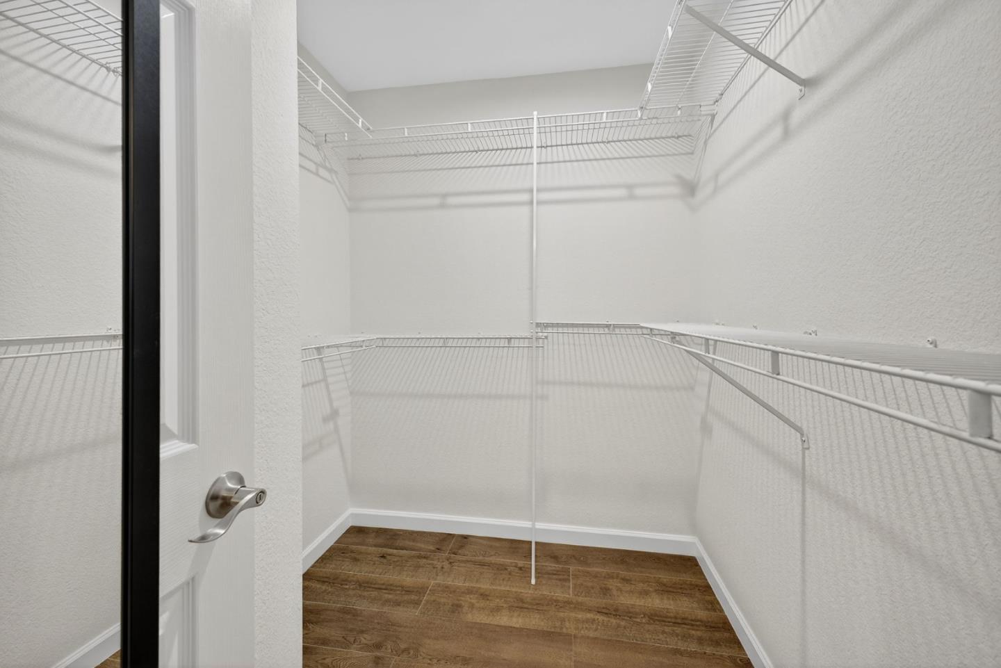 Detail Gallery Image 29 of 63 For 1168 La Rochelle Ter #B,  Sunnyvale,  CA 94089 - 3 Beds | 2/1 Baths