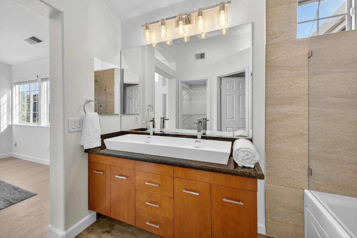 Detail Gallery Image 30 of 63 For 1168 La Rochelle Ter #B,  Sunnyvale,  CA 94089 - 3 Beds | 2/1 Baths