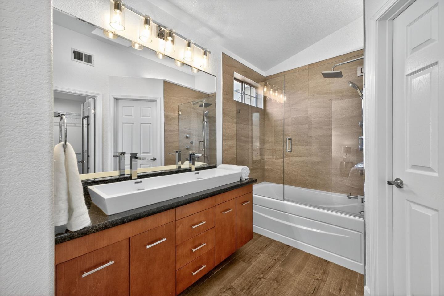 Detail Gallery Image 31 of 63 For 1168 La Rochelle Ter #B,  Sunnyvale,  CA 94089 - 3 Beds | 2/1 Baths