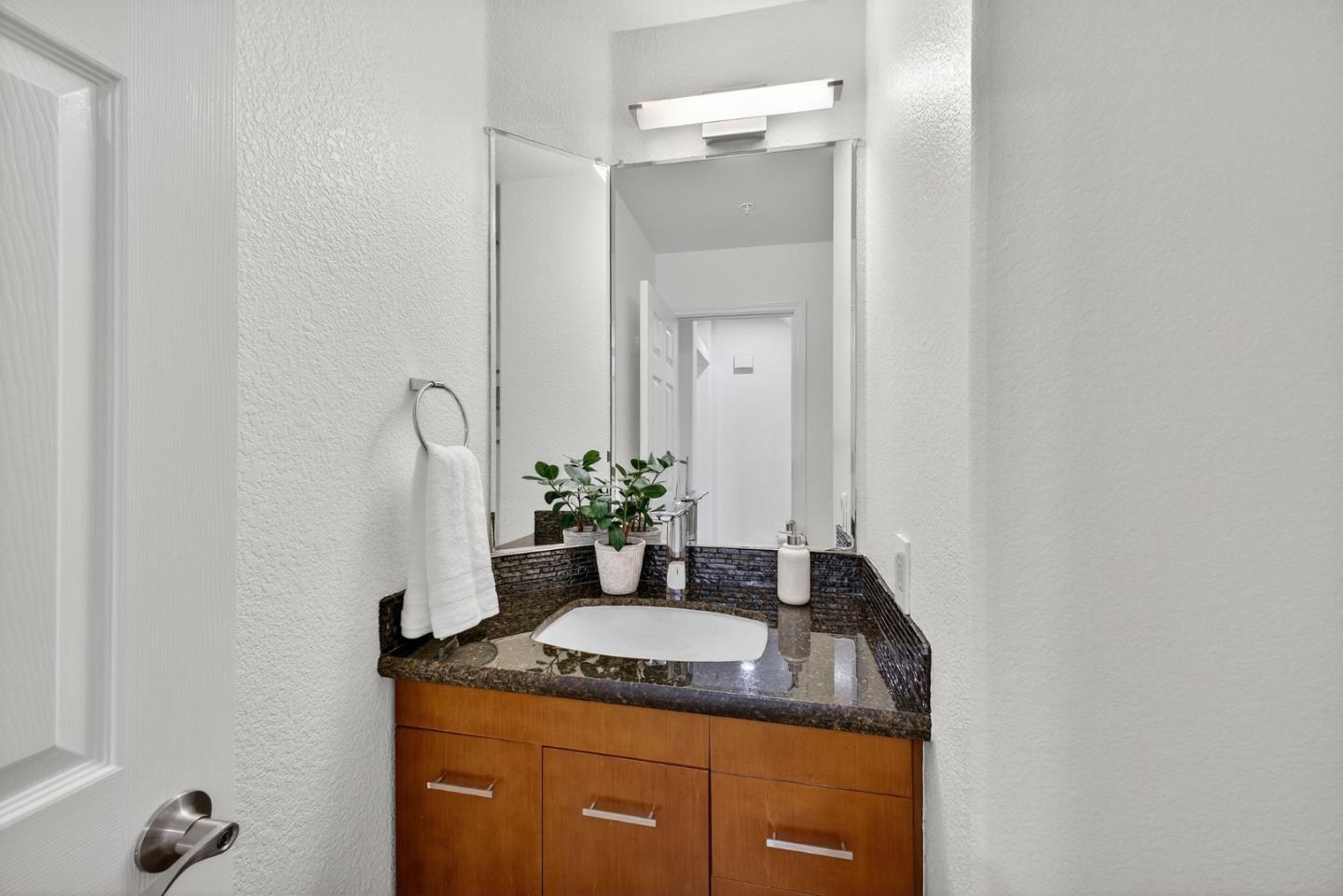Detail Gallery Image 39 of 63 For 1168 La Rochelle Ter #B,  Sunnyvale,  CA 94089 - 3 Beds | 2/1 Baths