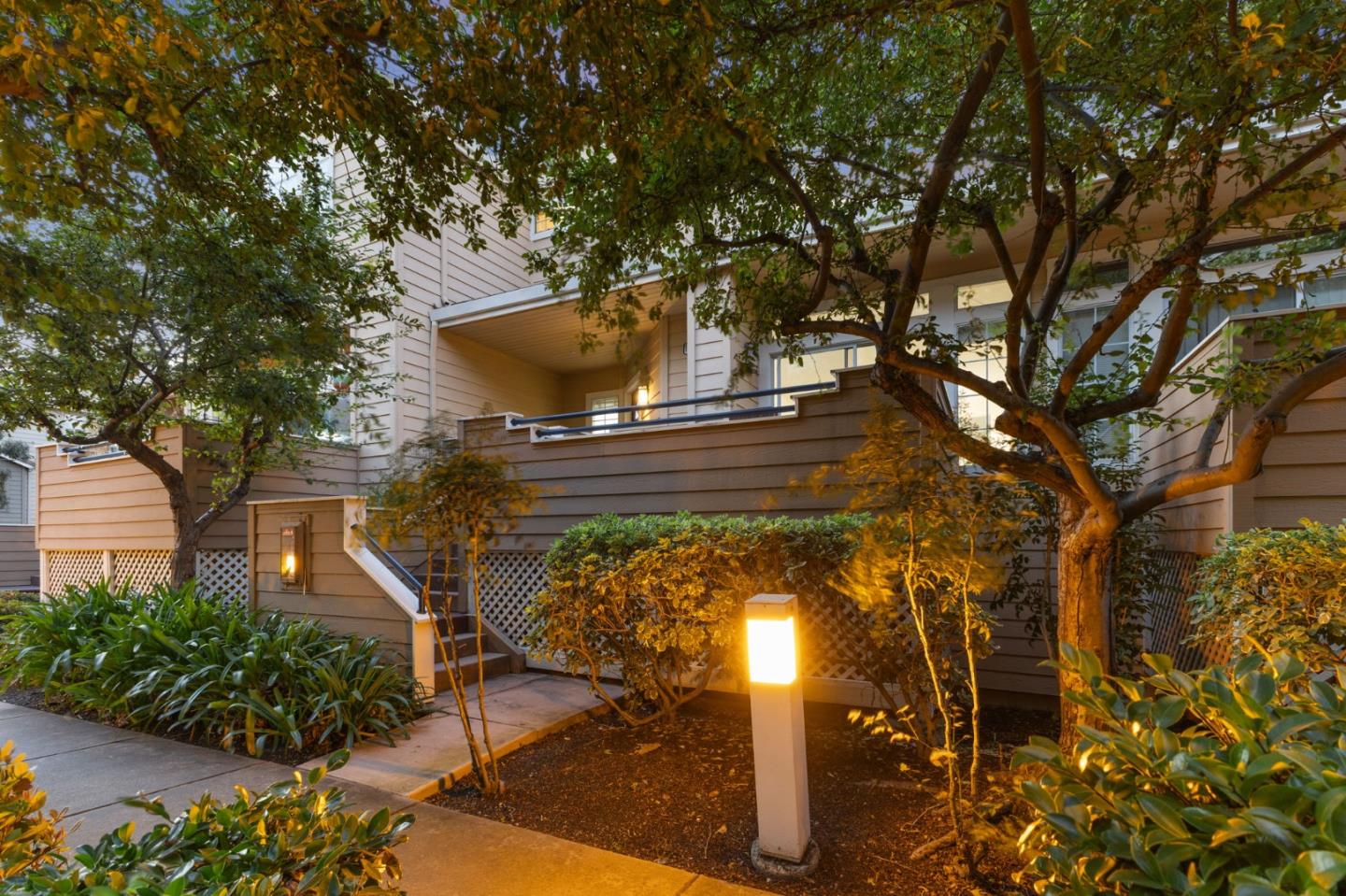 Detail Gallery Image 43 of 63 For 1168 La Rochelle Ter #B,  Sunnyvale,  CA 94089 - 3 Beds | 2/1 Baths