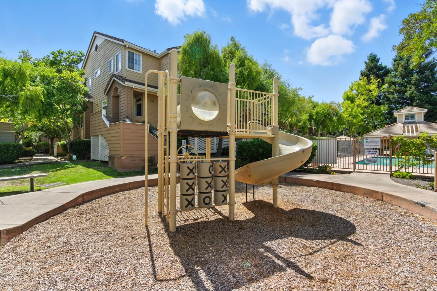 Detail Gallery Image 48 of 63 For 1168 La Rochelle Ter #B,  Sunnyvale,  CA 94089 - 3 Beds | 2/1 Baths