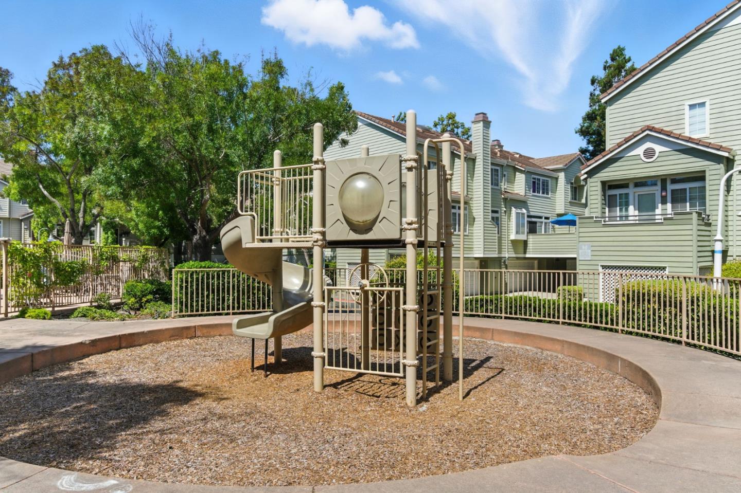 Detail Gallery Image 49 of 63 For 1168 La Rochelle Ter #B,  Sunnyvale,  CA 94089 - 3 Beds | 2/1 Baths