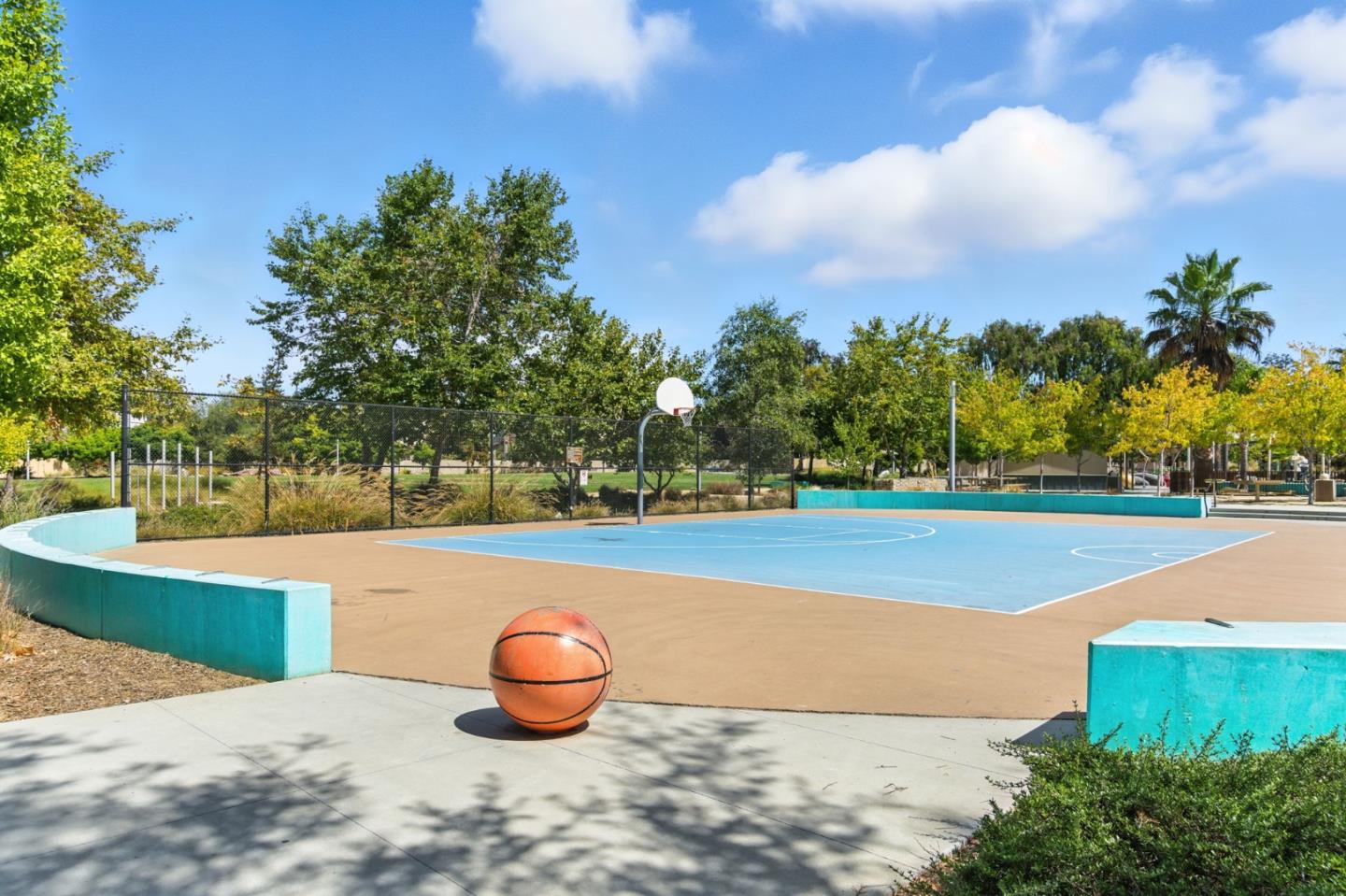 Detail Gallery Image 54 of 63 For 1168 La Rochelle Ter #B,  Sunnyvale,  CA 94089 - 3 Beds | 2/1 Baths